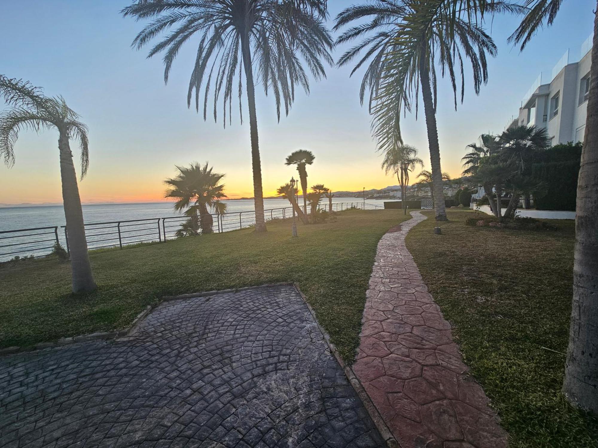 Intercomerciofeja Experiencia De Lujo Benalmádena Exteriör bild